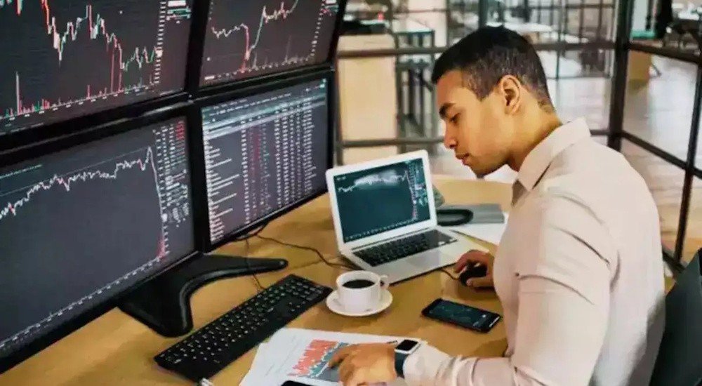 Traders Tracking Screens